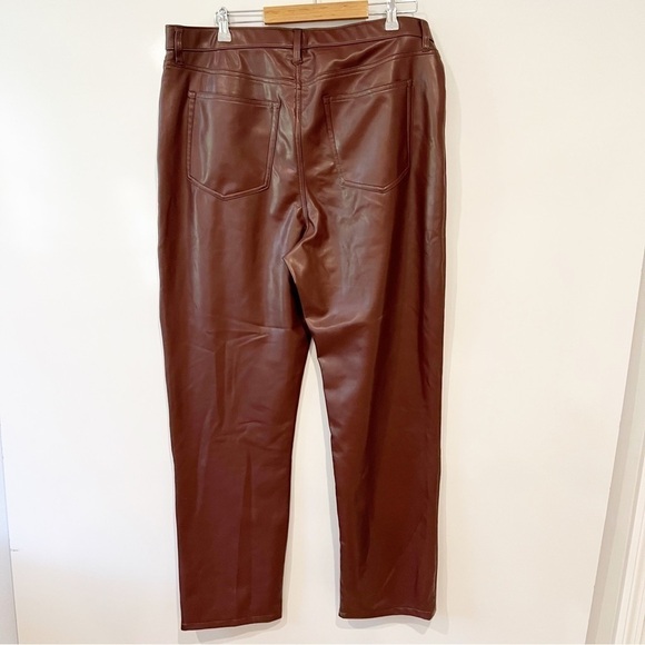 Abercrombie & Fitch Vegan Leather 90s Straight Pant - Picture 8 of 15